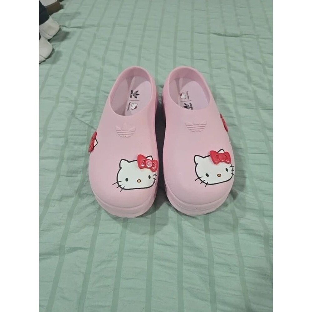 Hello Kitty shoes